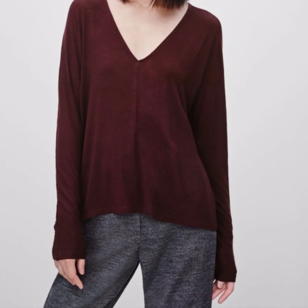 Aritzia WILFRED Fragon V-Neck Burgundy Red Sweater Knit Top Size XXS - Picture 2 of 5